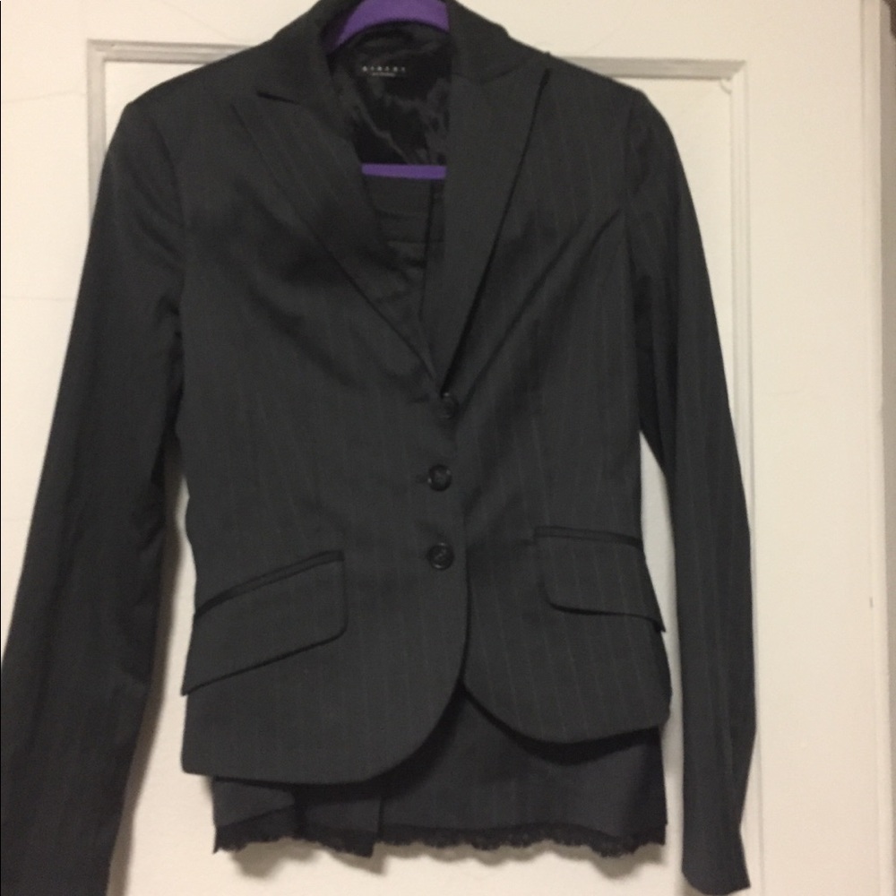Sisley ladies gray suit size 42